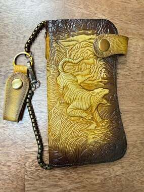 Luufan Men's Genuine Leather Long Bifold Wallet with Tiger Embossing and Detacha